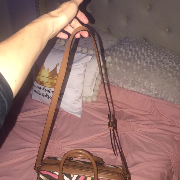💕Gorgeous MK Bag’ super rare unique beautiful satchel bag 💕 NWTO!!! - Picture 14 of 15